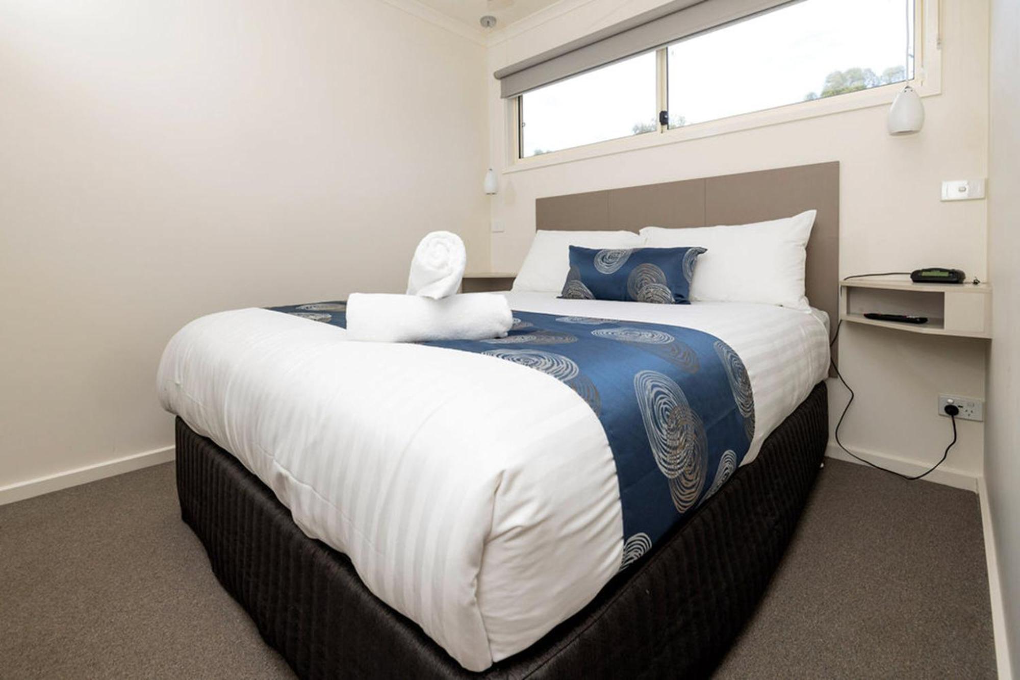 Big4 Deniliquin Holiday Park Habitación foto