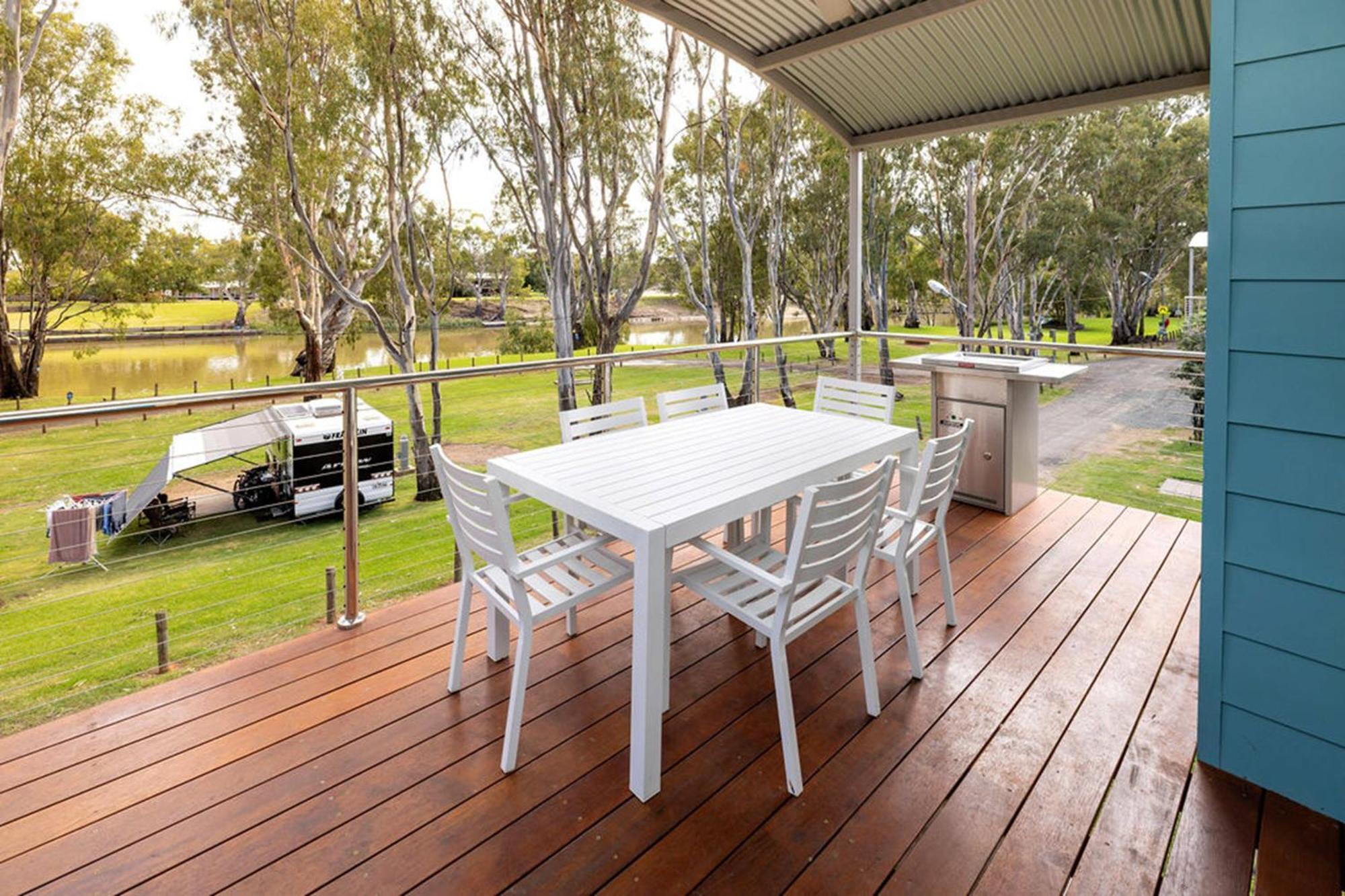 Big4 Deniliquin Holiday Park Habitación foto