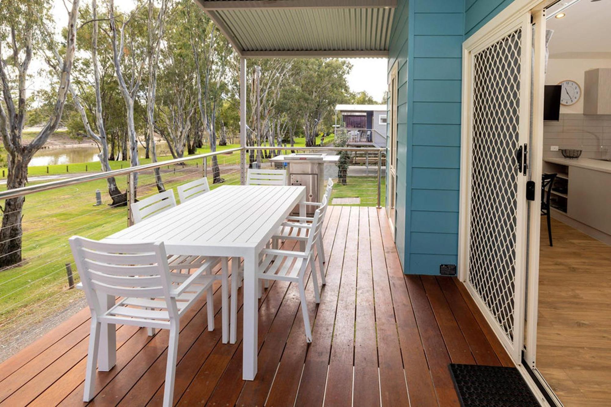 Big4 Deniliquin Holiday Park Habitación foto